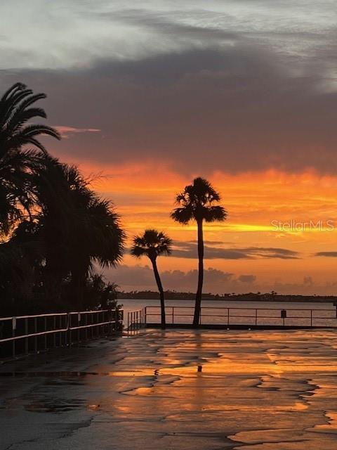 HARBOUR CLUB CONDO NO 3 - Residential