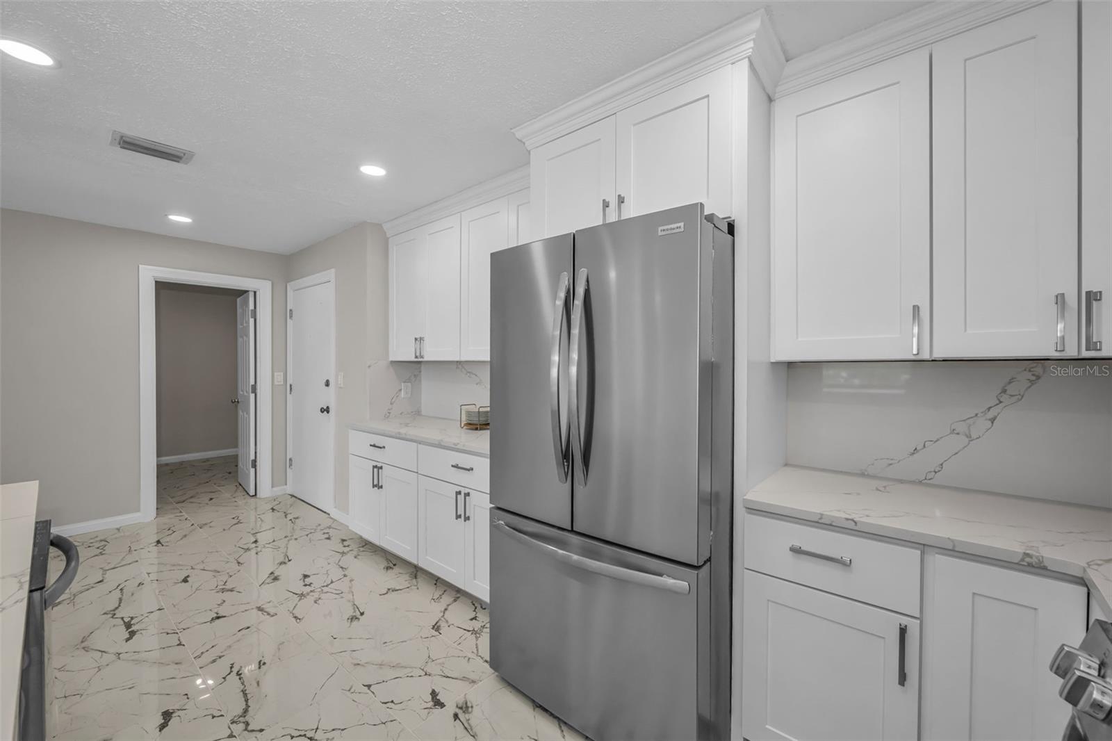 HARBOUR CLUB CONDO NO 3 - Residential