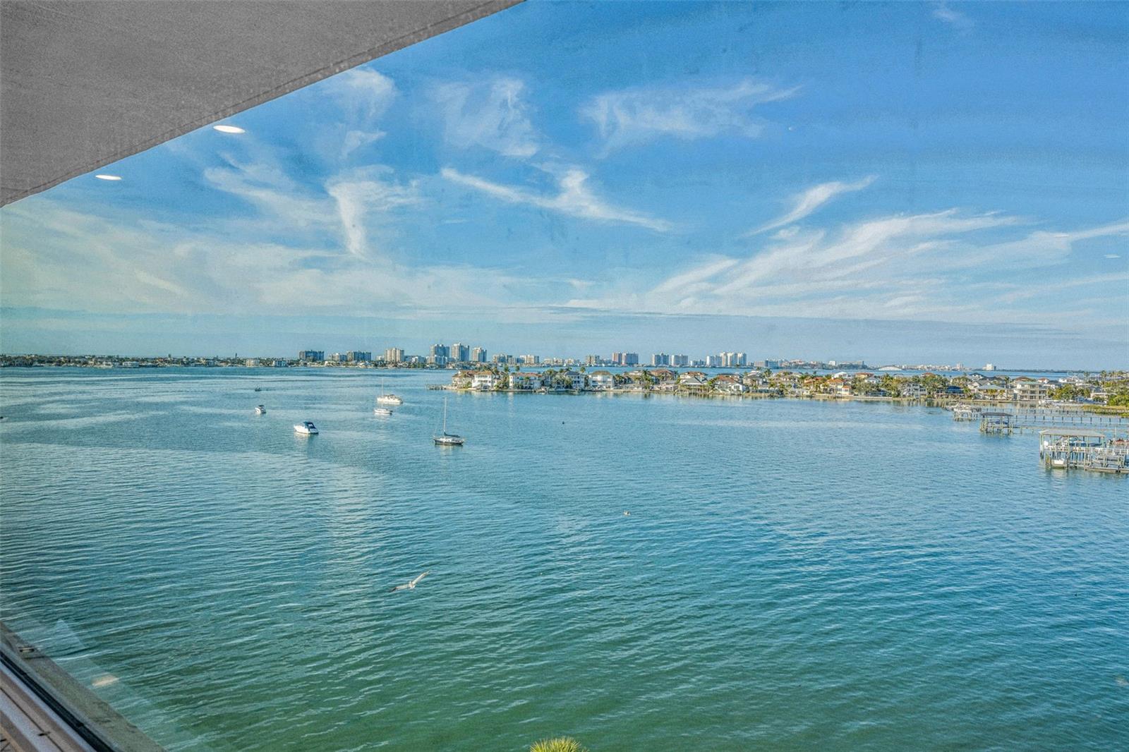 HARBOUR CLUB CONDO NO 3 - Residential