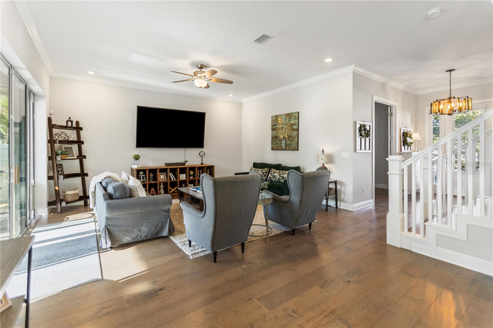 ELENOR PLACE - Residential