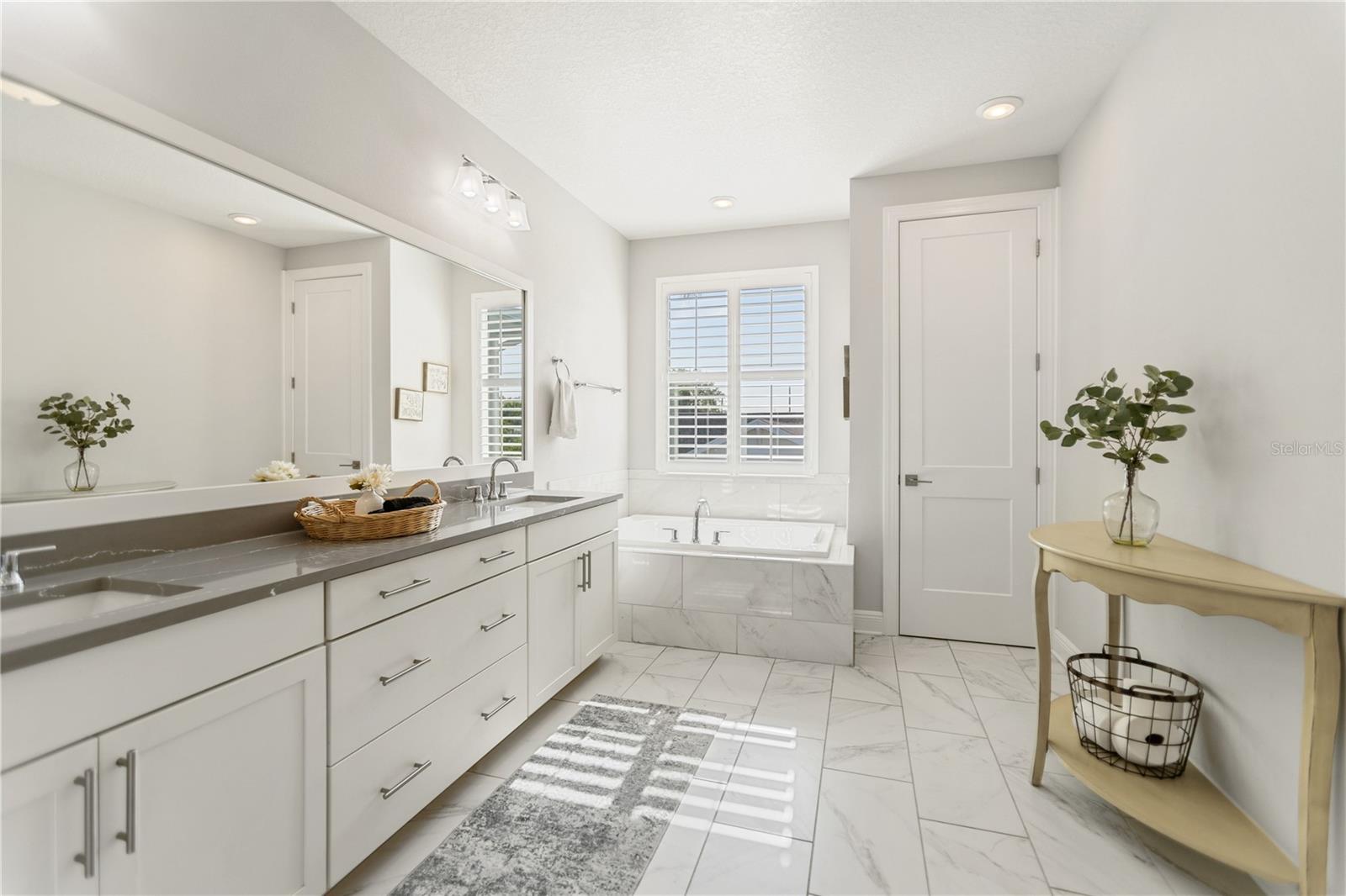 ELENOR PLACE - Residential