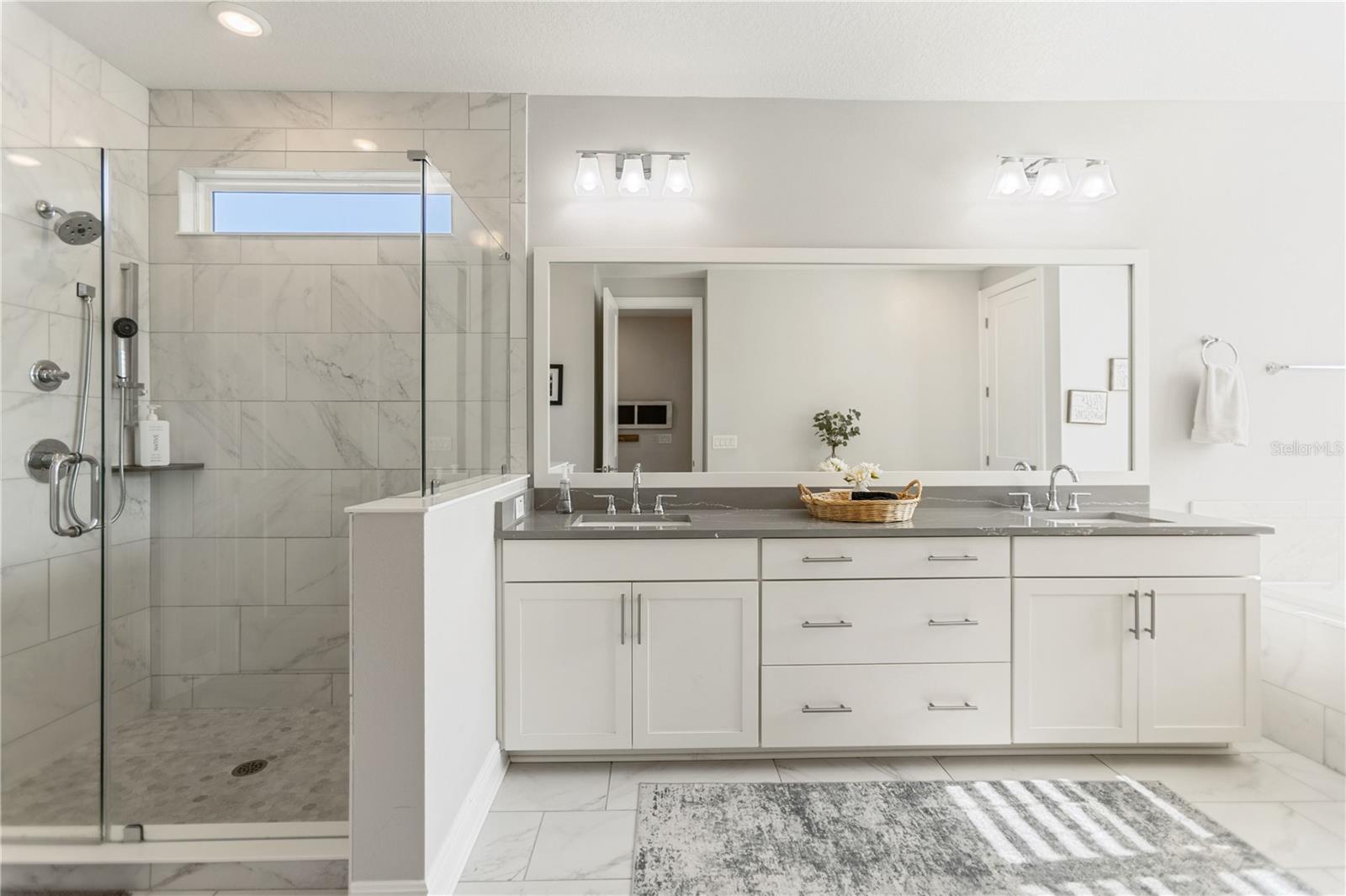 ELENOR PLACE - Residential