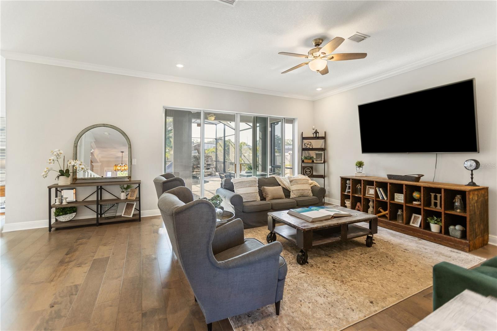 ELENOR PLACE - Residential