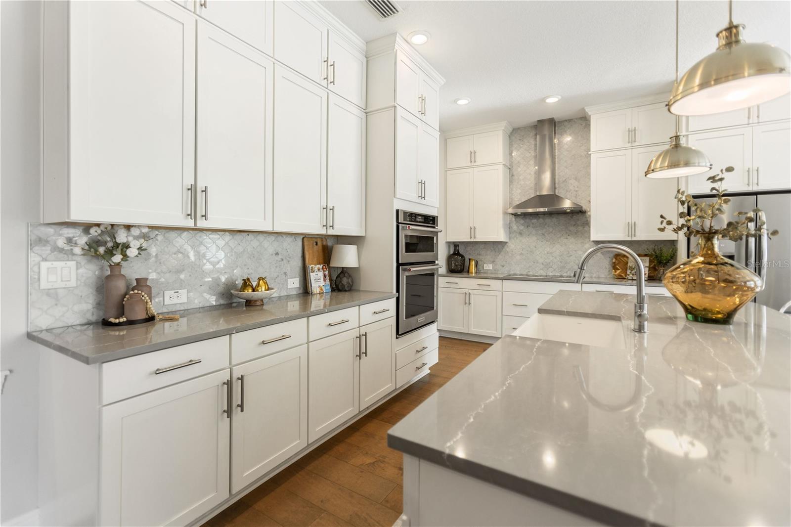 ELENOR PLACE - Residential