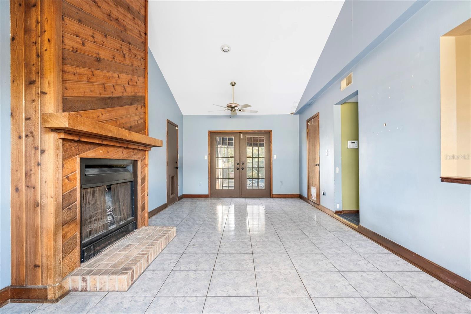 GOLDEN ACRES - Residential