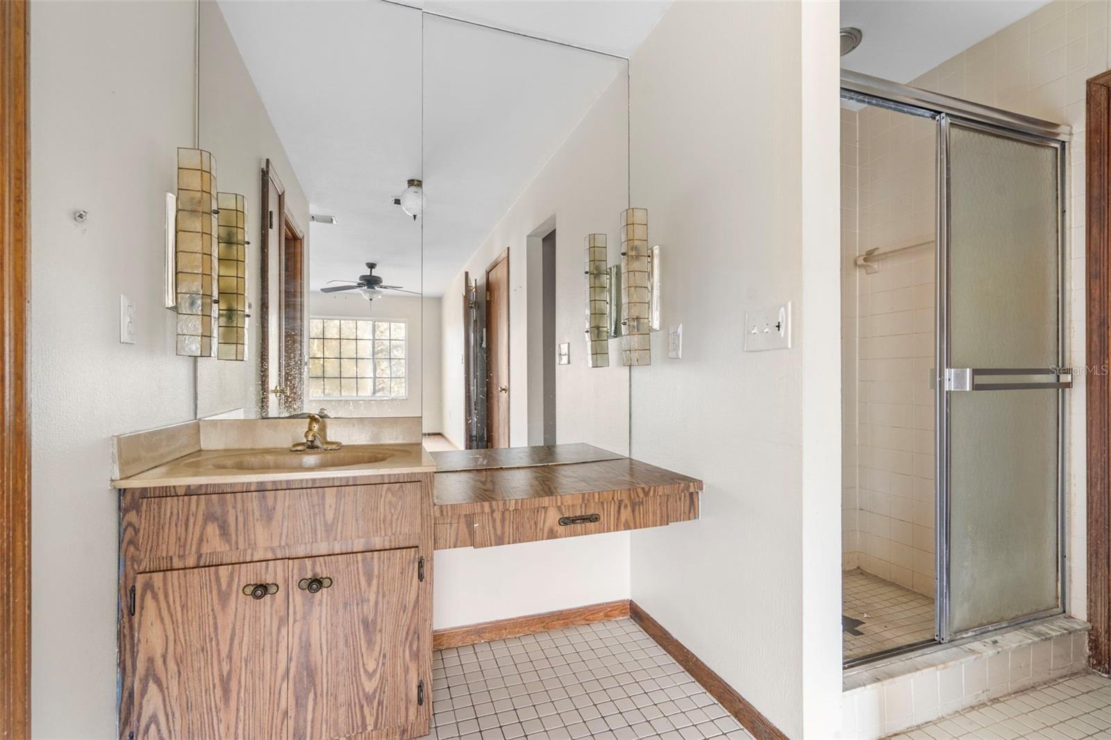 GOLDEN ACRES - Residential