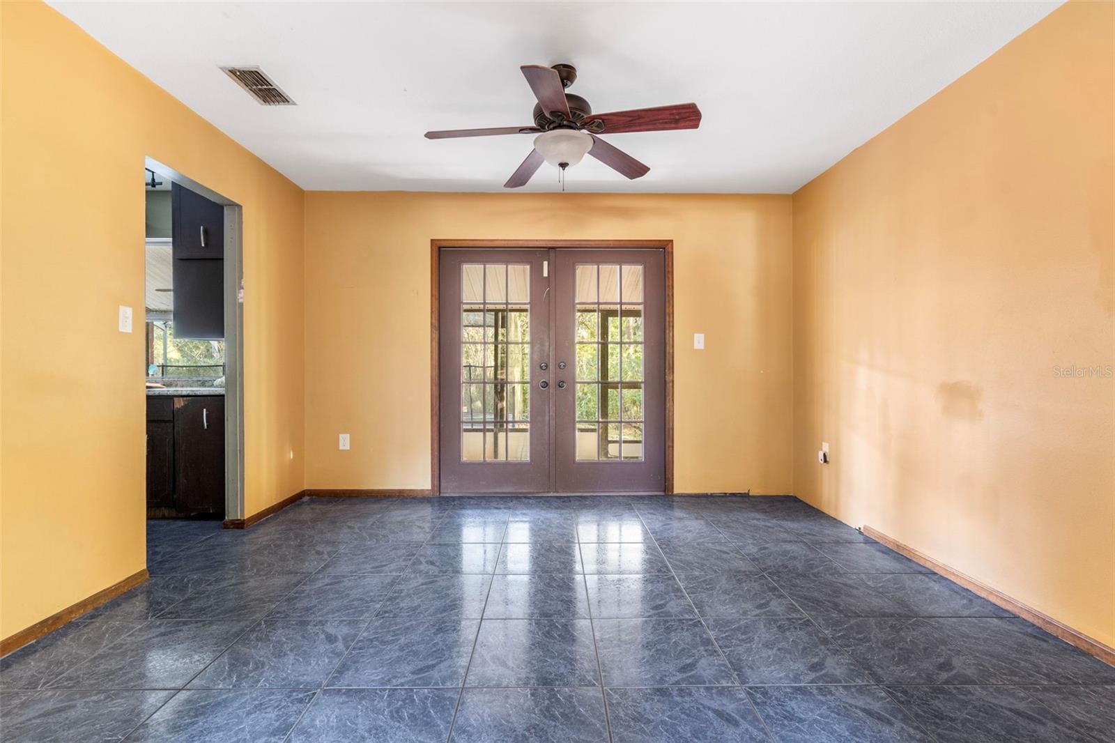 GOLDEN ACRES - Residential