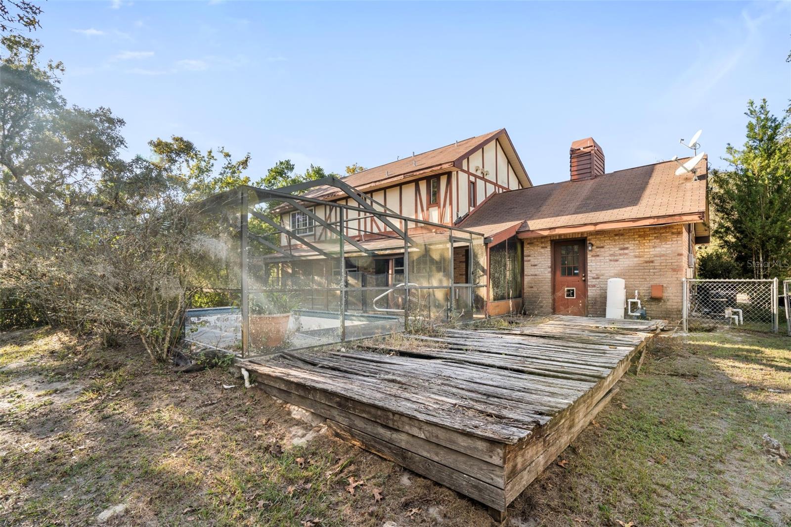 GOLDEN ACRES - Residential