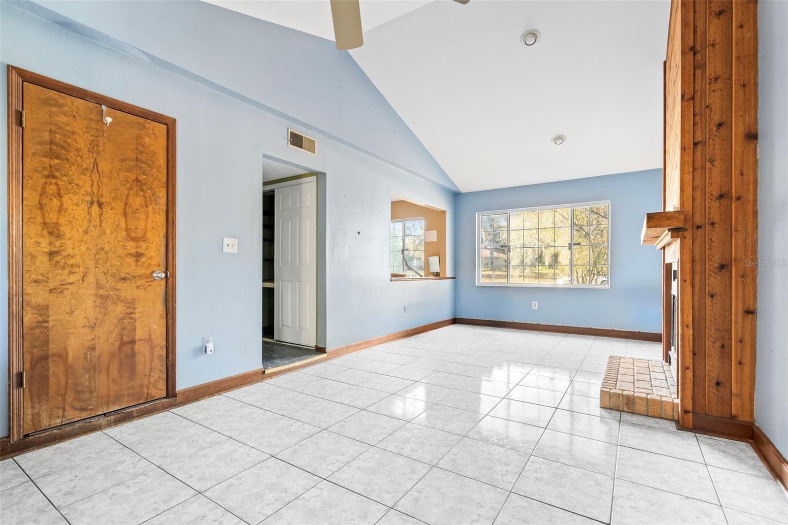 GOLDEN ACRES - Residential