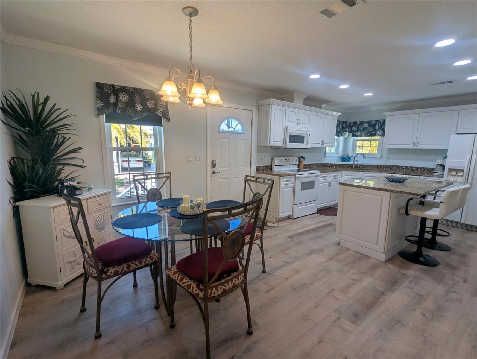 MAPLE LEAF ESTATES - Residential