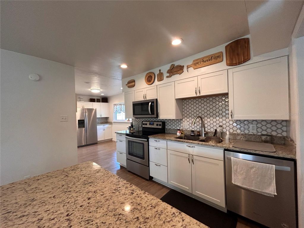 Photo of 16633 NW 173rd Terrace, Alachua, FL 32615 (MLS # GC536532)