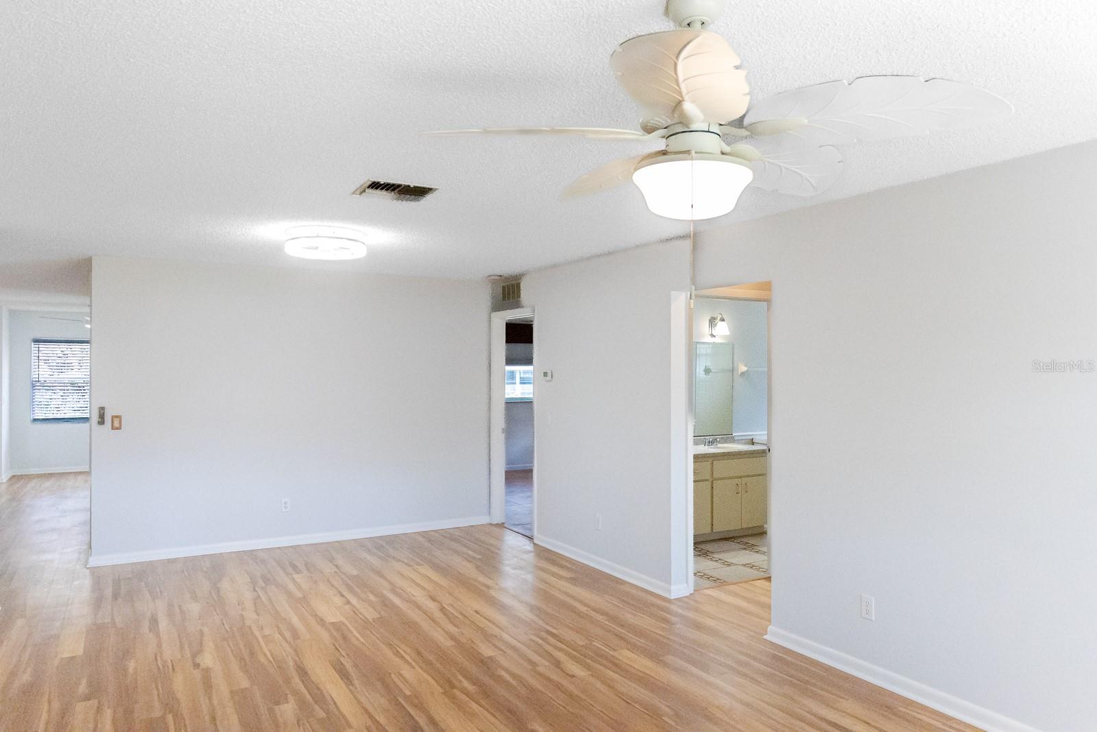 ON TOP OF THE WORLD CENTRAL - Residential