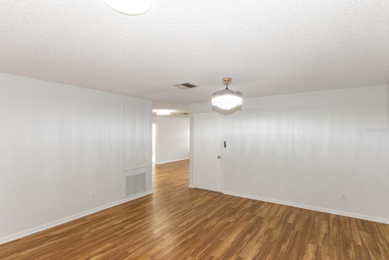 ON TOP OF THE WORLD CENTRAL - Residential