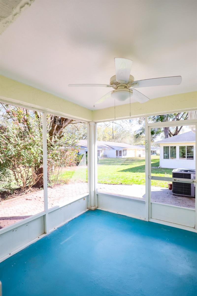 ON TOP OF THE WORLD CENTRAL - Residential