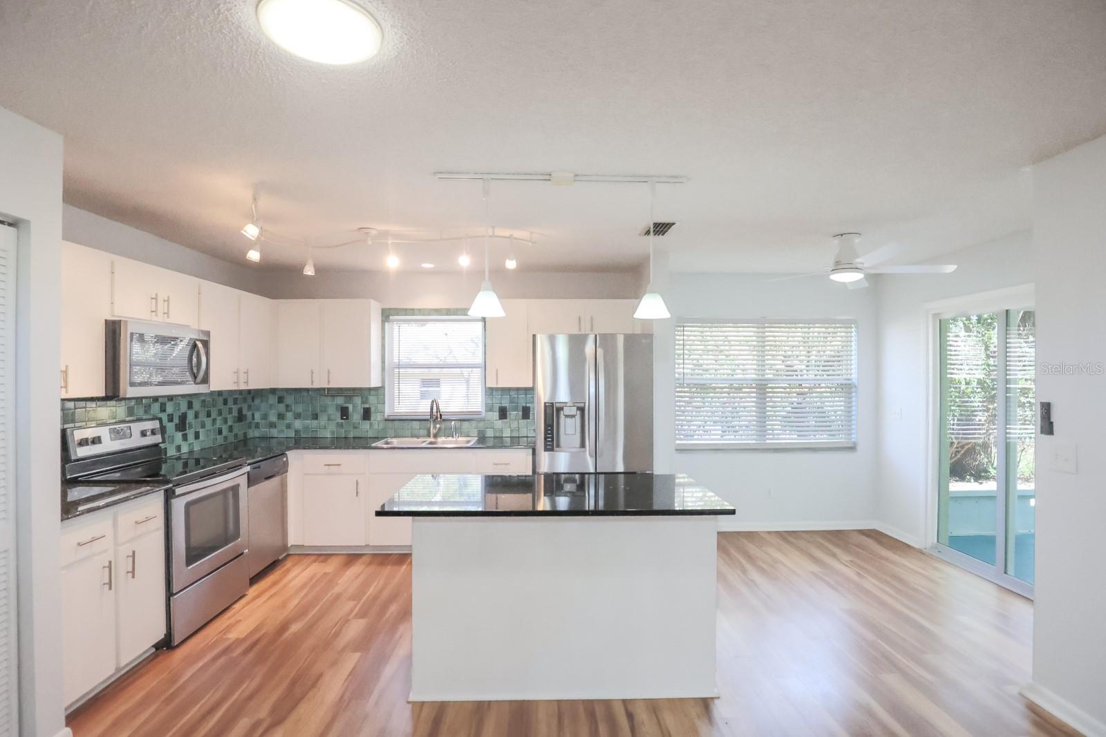 ON TOP OF THE WORLD CENTRAL - Residential