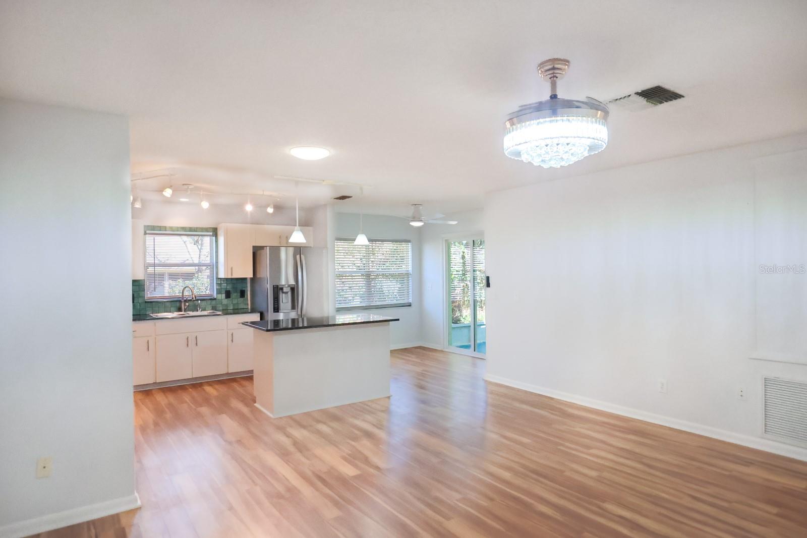 ON TOP OF THE WORLD CENTRAL - Residential