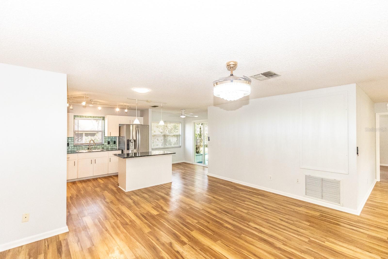 ON TOP OF THE WORLD CENTRAL - Residential