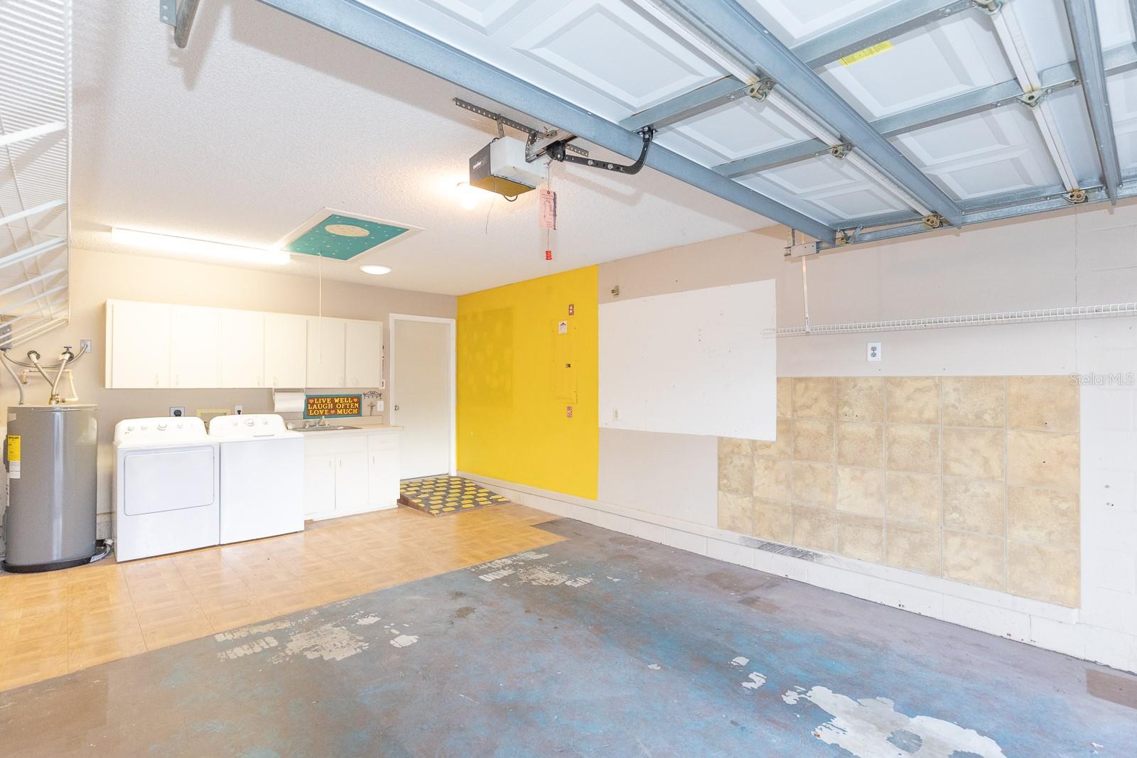 ON TOP OF THE WORLD CENTRAL - Residential