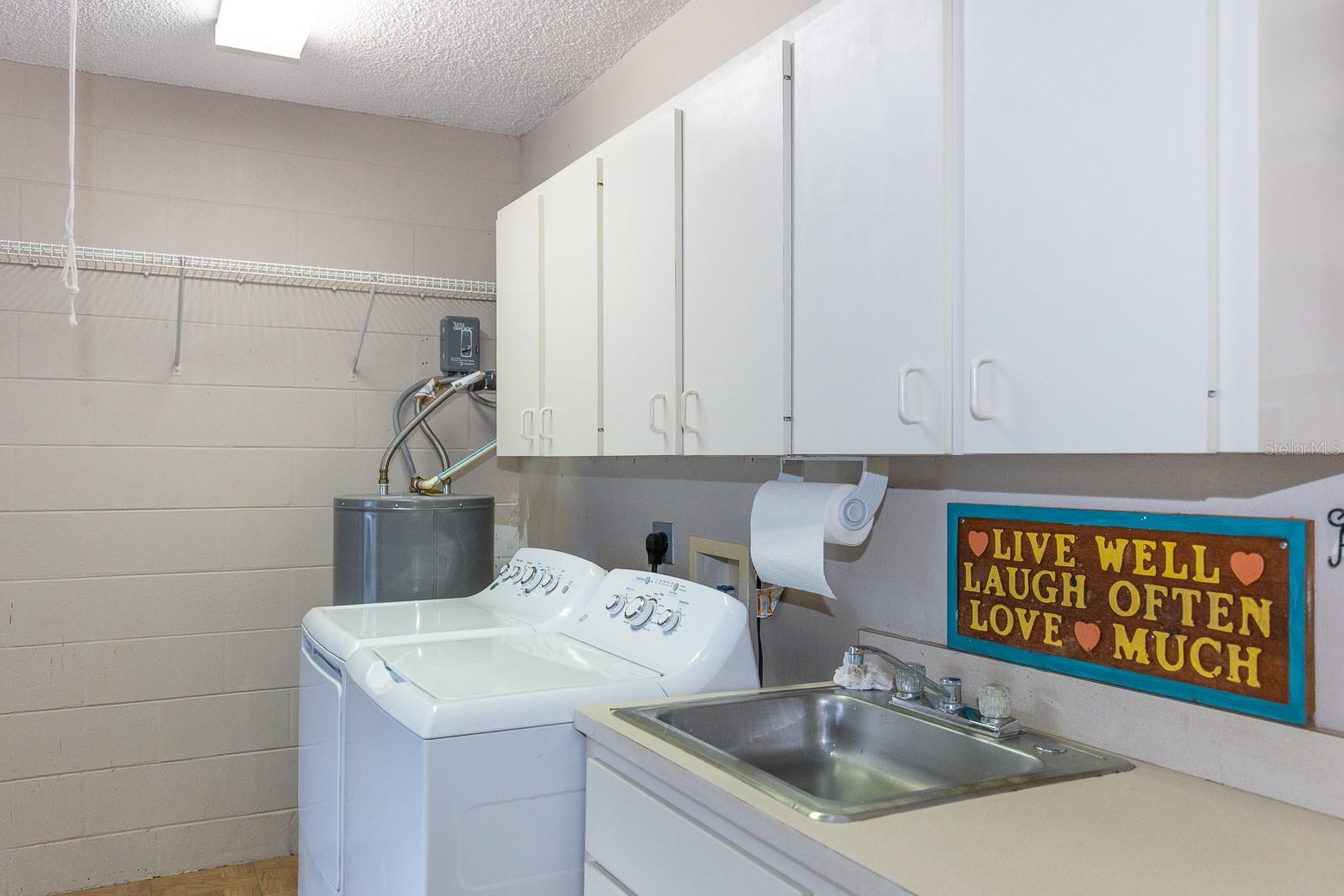 ON TOP OF THE WORLD CENTRAL - Residential