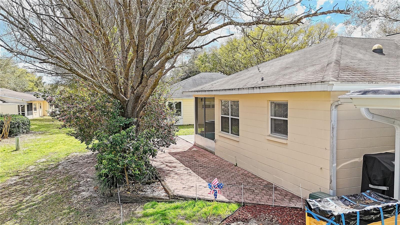 ON TOP OF THE WORLD CENTRAL - Residential