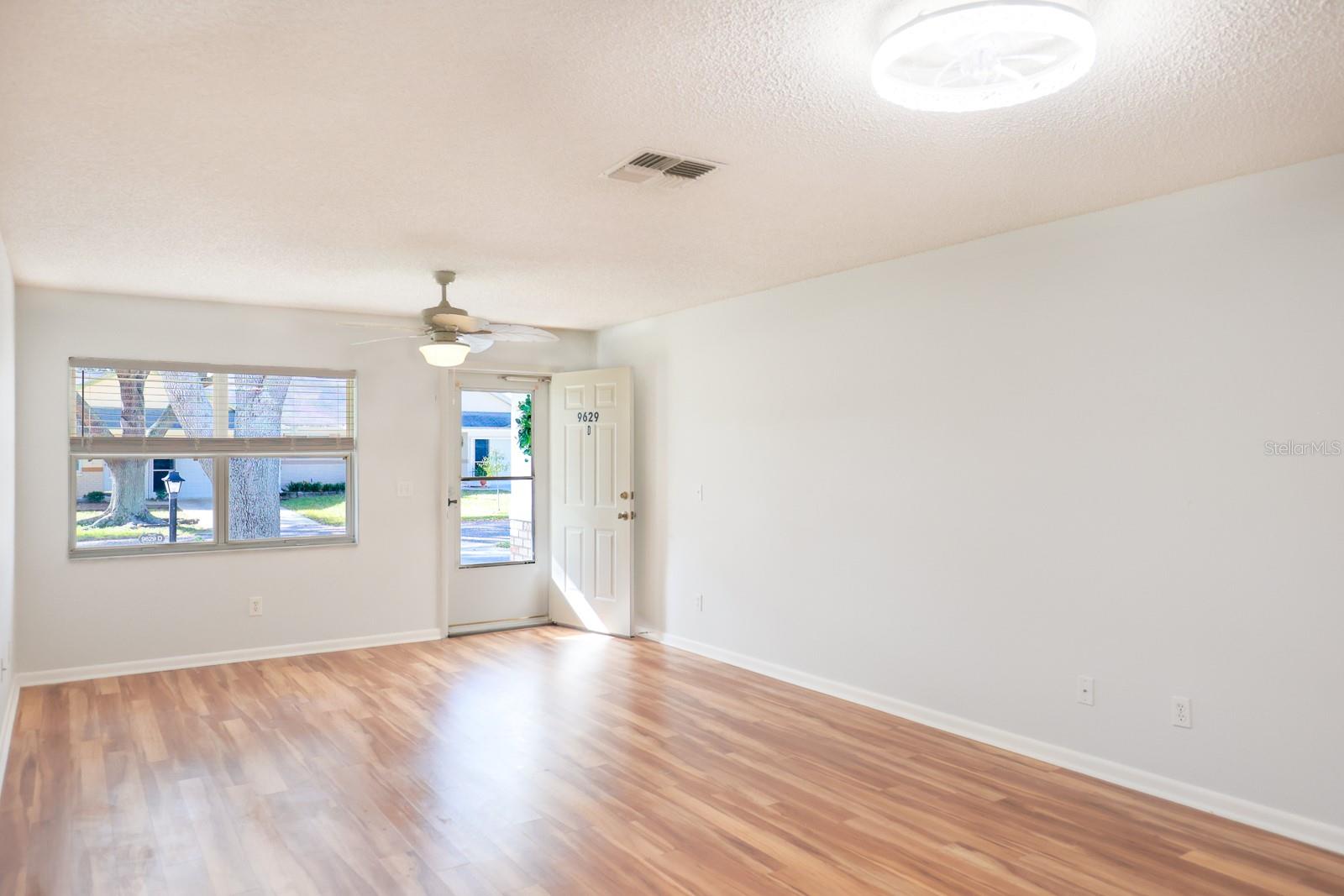 ON TOP OF THE WORLD CENTRAL - Residential