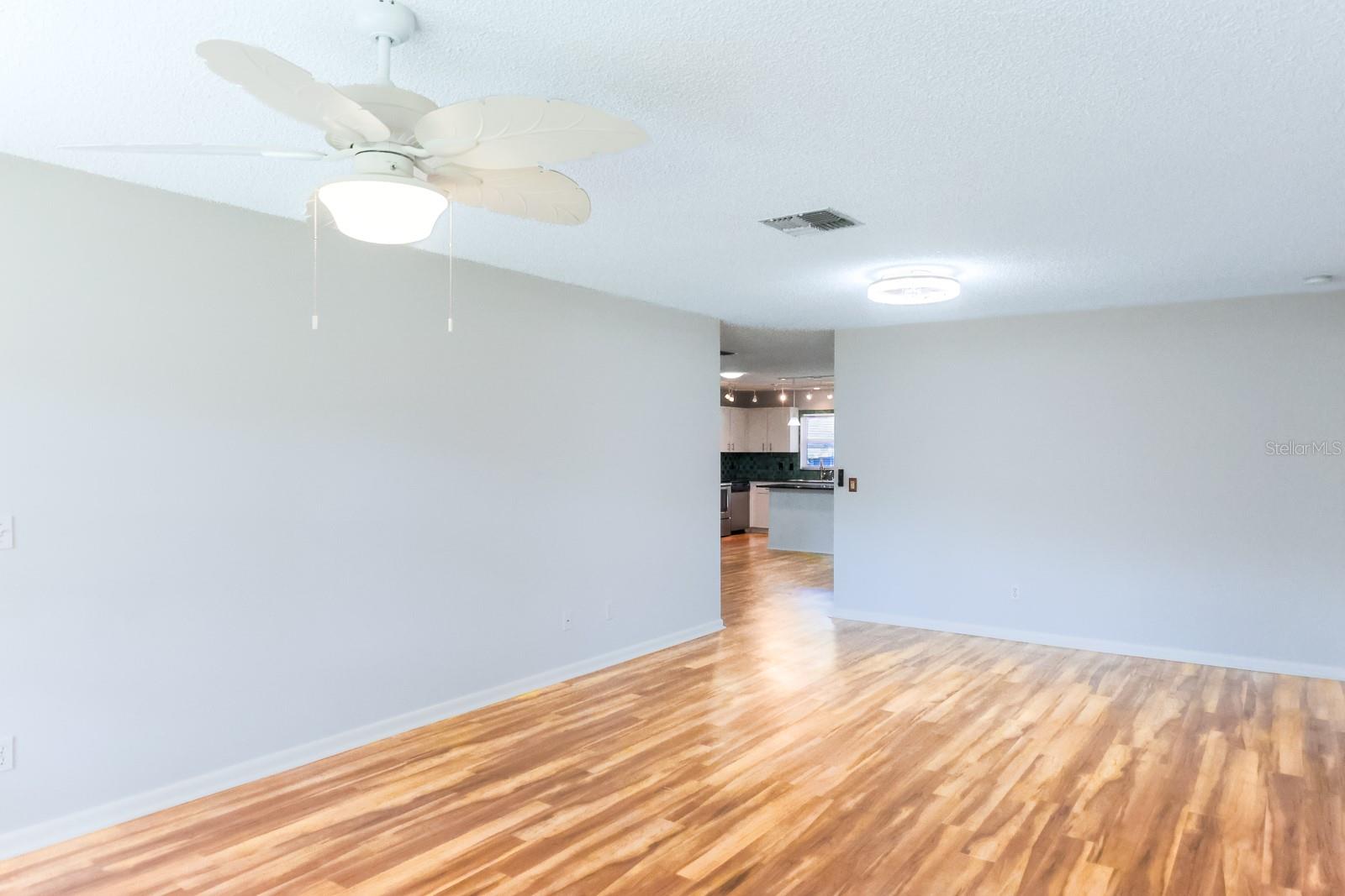 ON TOP OF THE WORLD CENTRAL - Residential