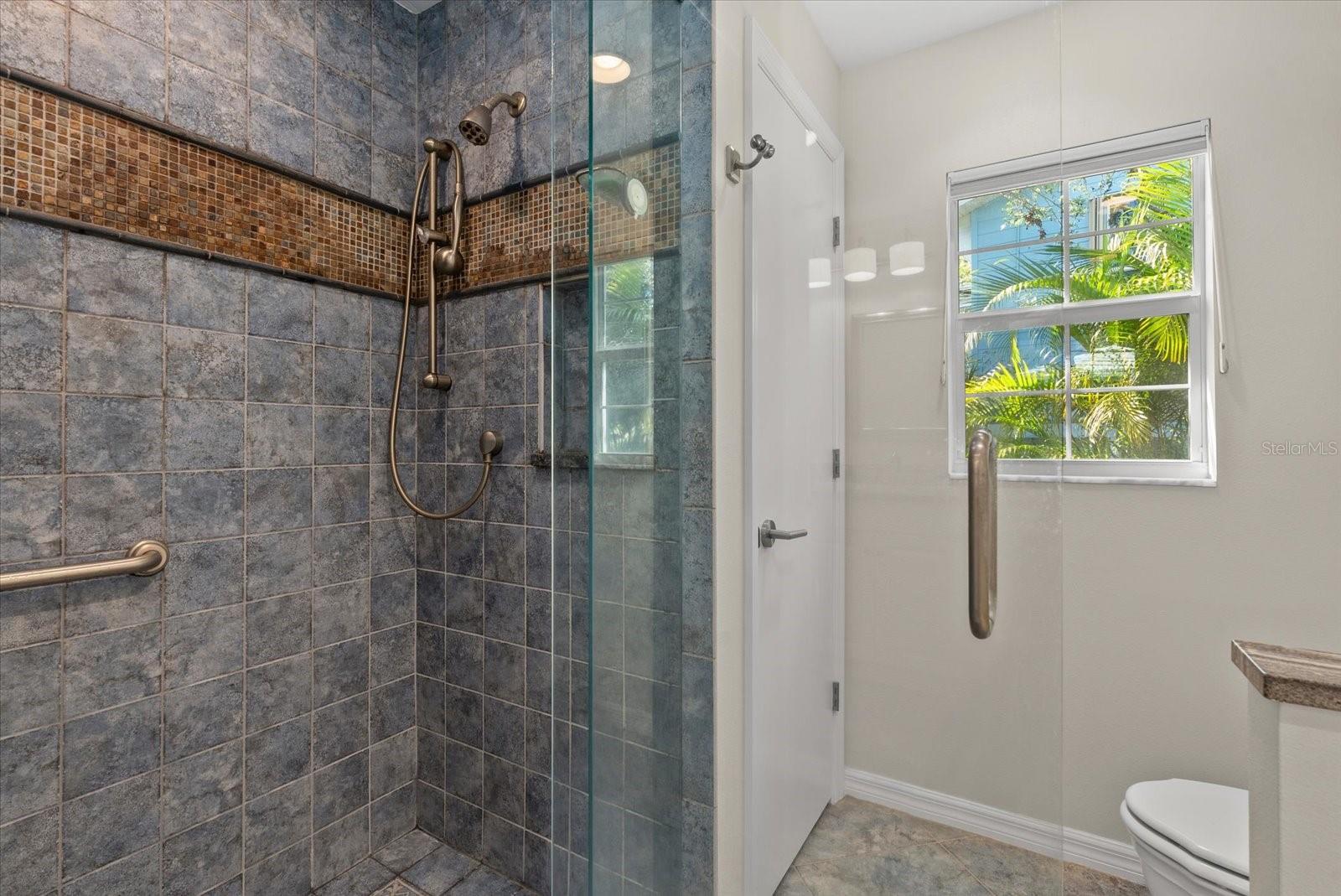 SIESTA BEACH - Residential