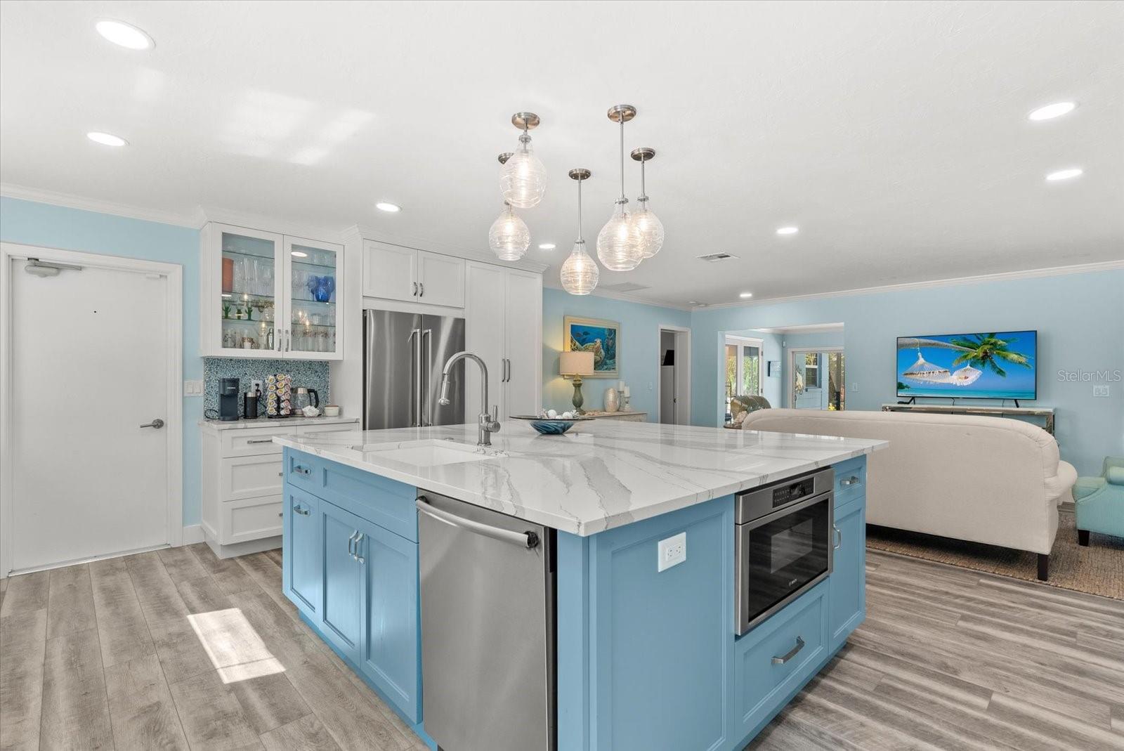 SIESTA BEACH - Residential