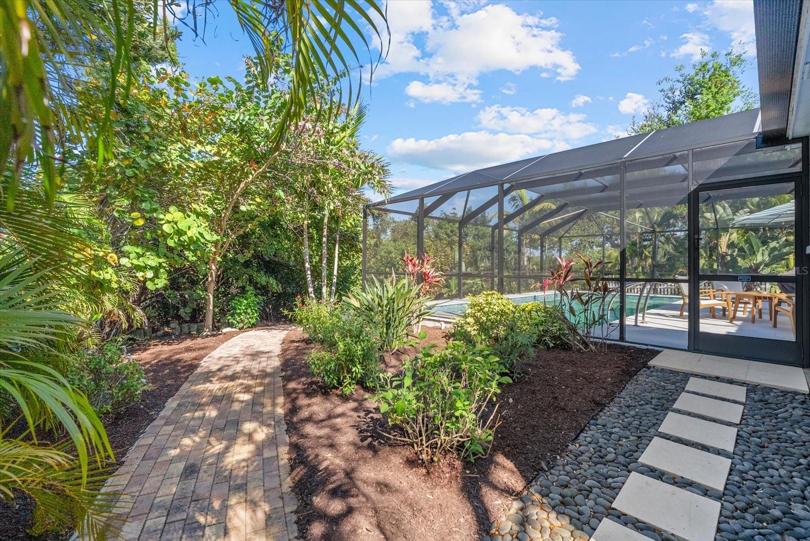 SIESTA BEACH - Residential