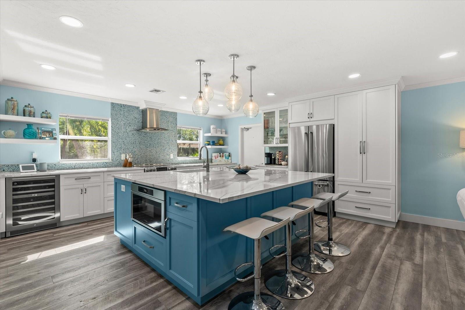 SIESTA BEACH - Residential