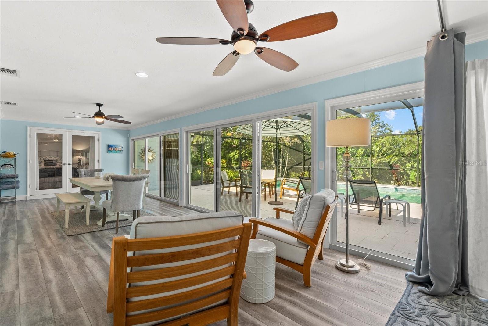 SIESTA BEACH - Residential