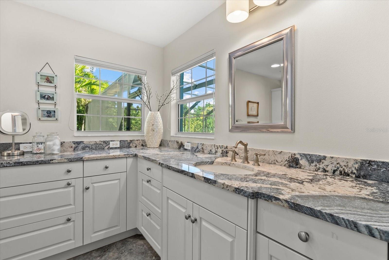 SIESTA BEACH - Residential