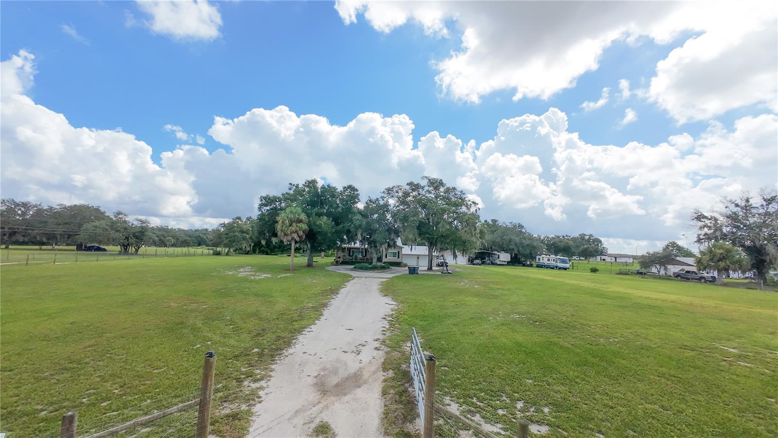 2124 FOX RUN LANE