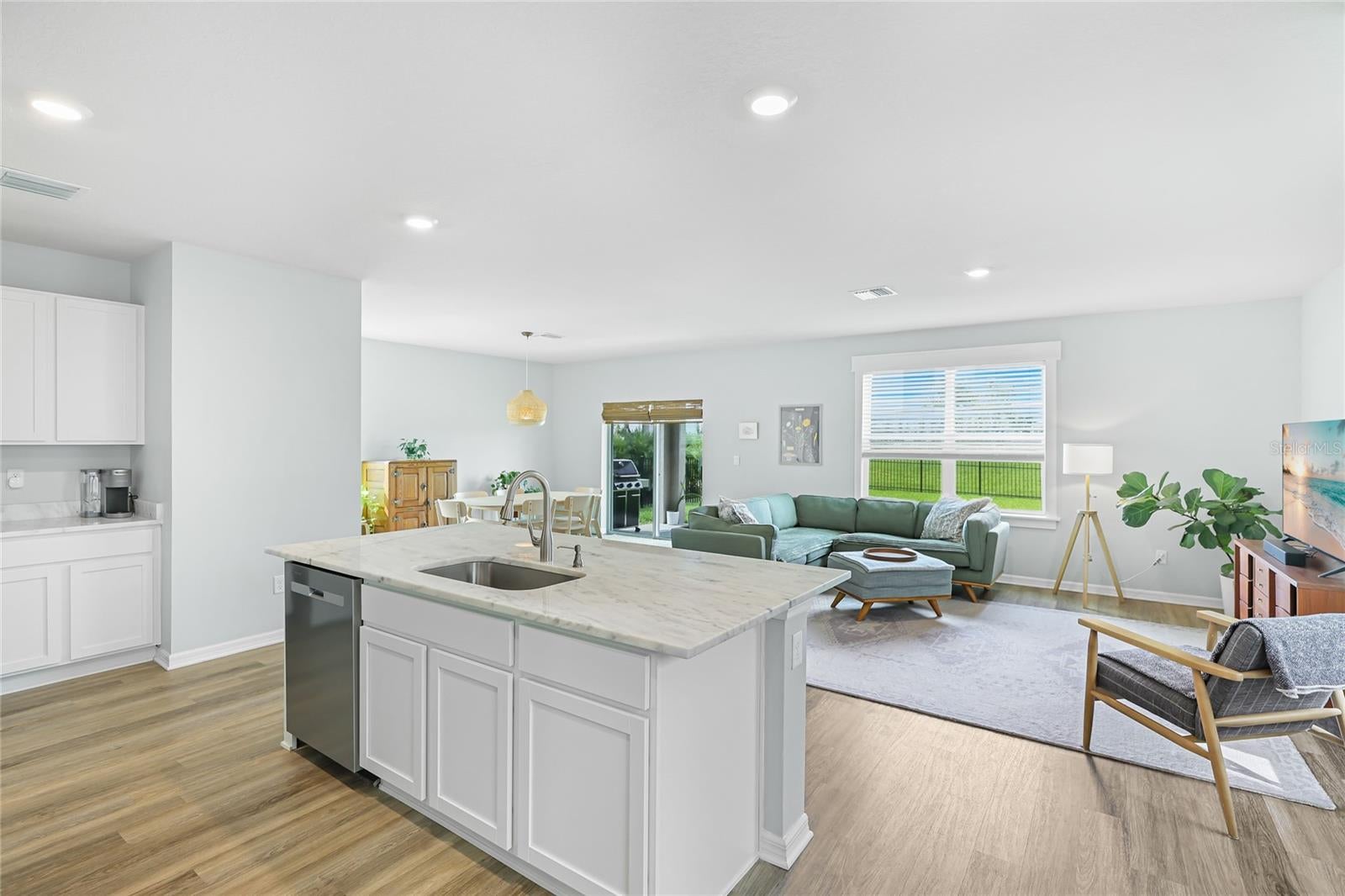 3391 HILLTOP CIRCLE