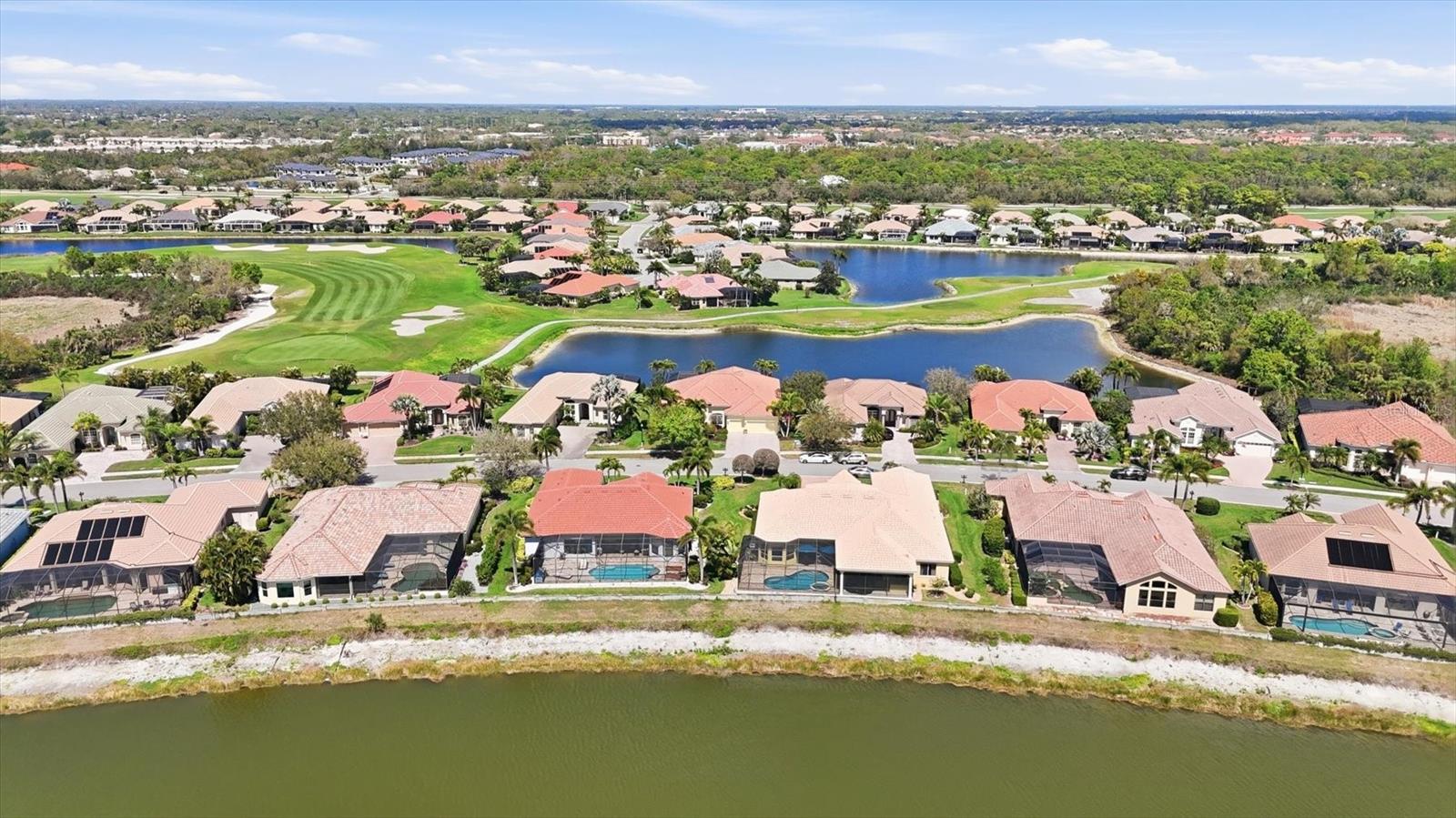 PELICAN POINTE GOLF & CNTRY CL - Residential