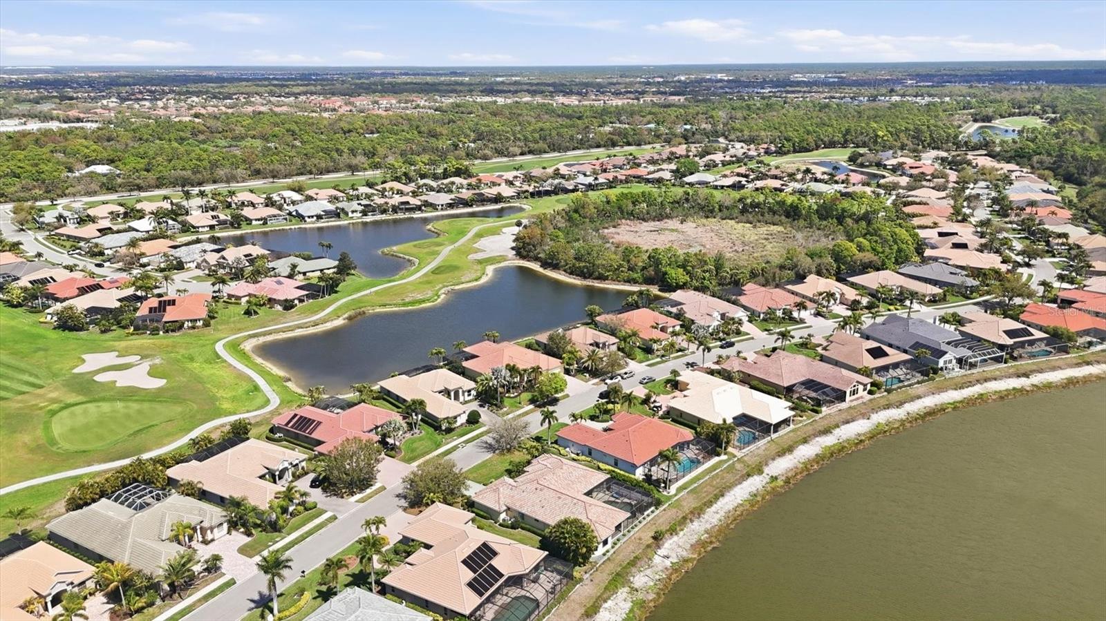 PELICAN POINTE GOLF & CNTRY CL - Residential