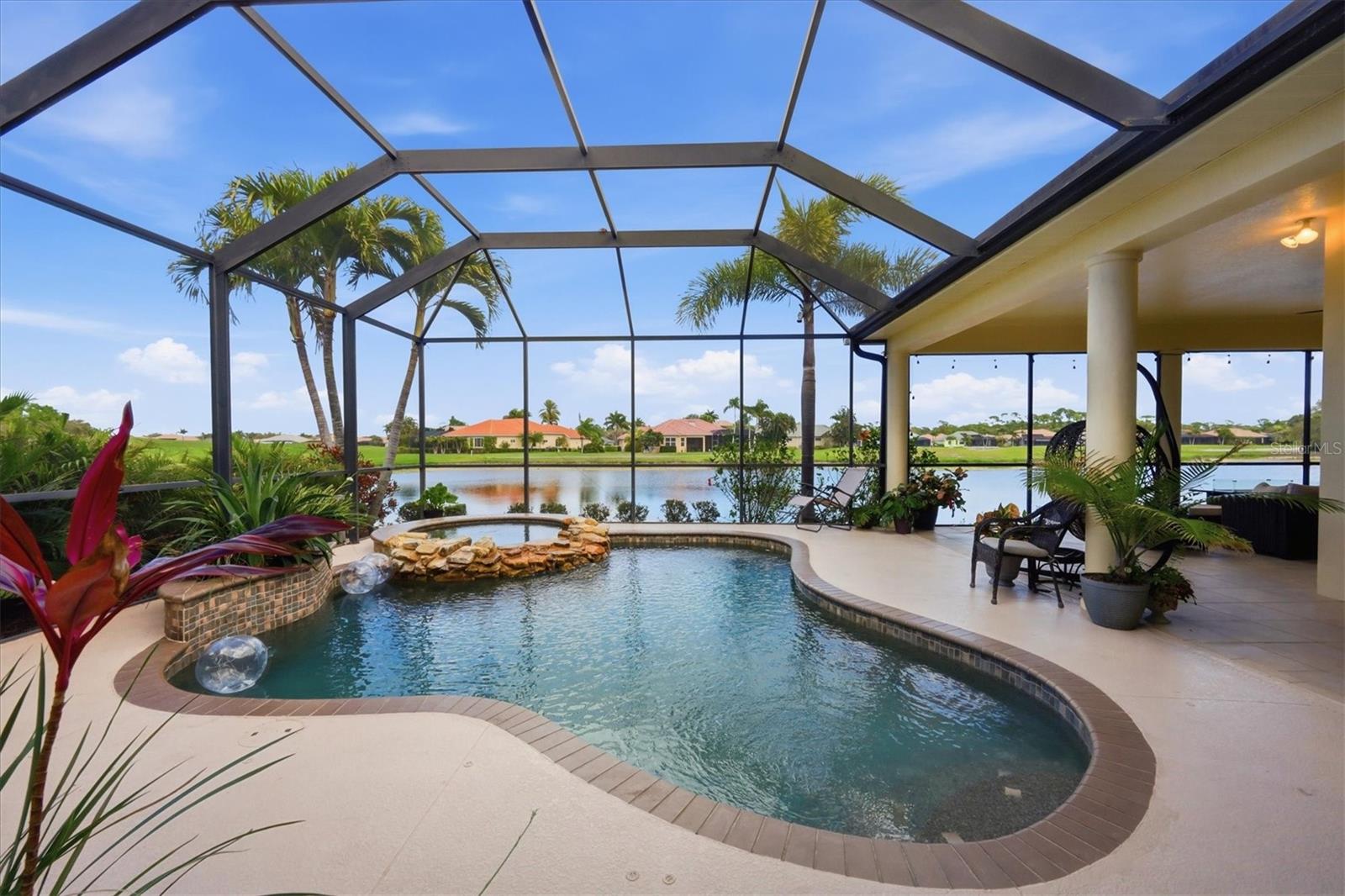 PELICAN POINTE GOLF & CNTRY CL - Residential