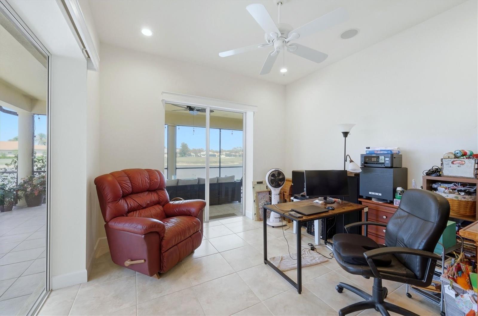 PELICAN POINTE GOLF & CNTRY CL - Residential