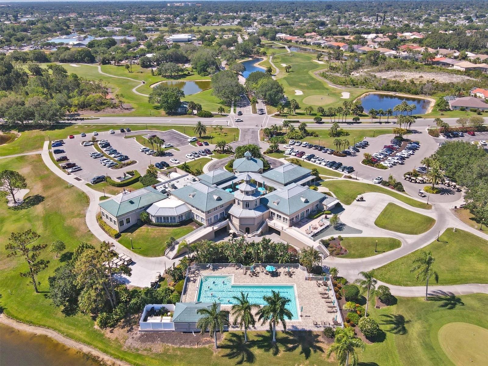 PELICAN POINTE GOLF & CNTRY CL - Residential