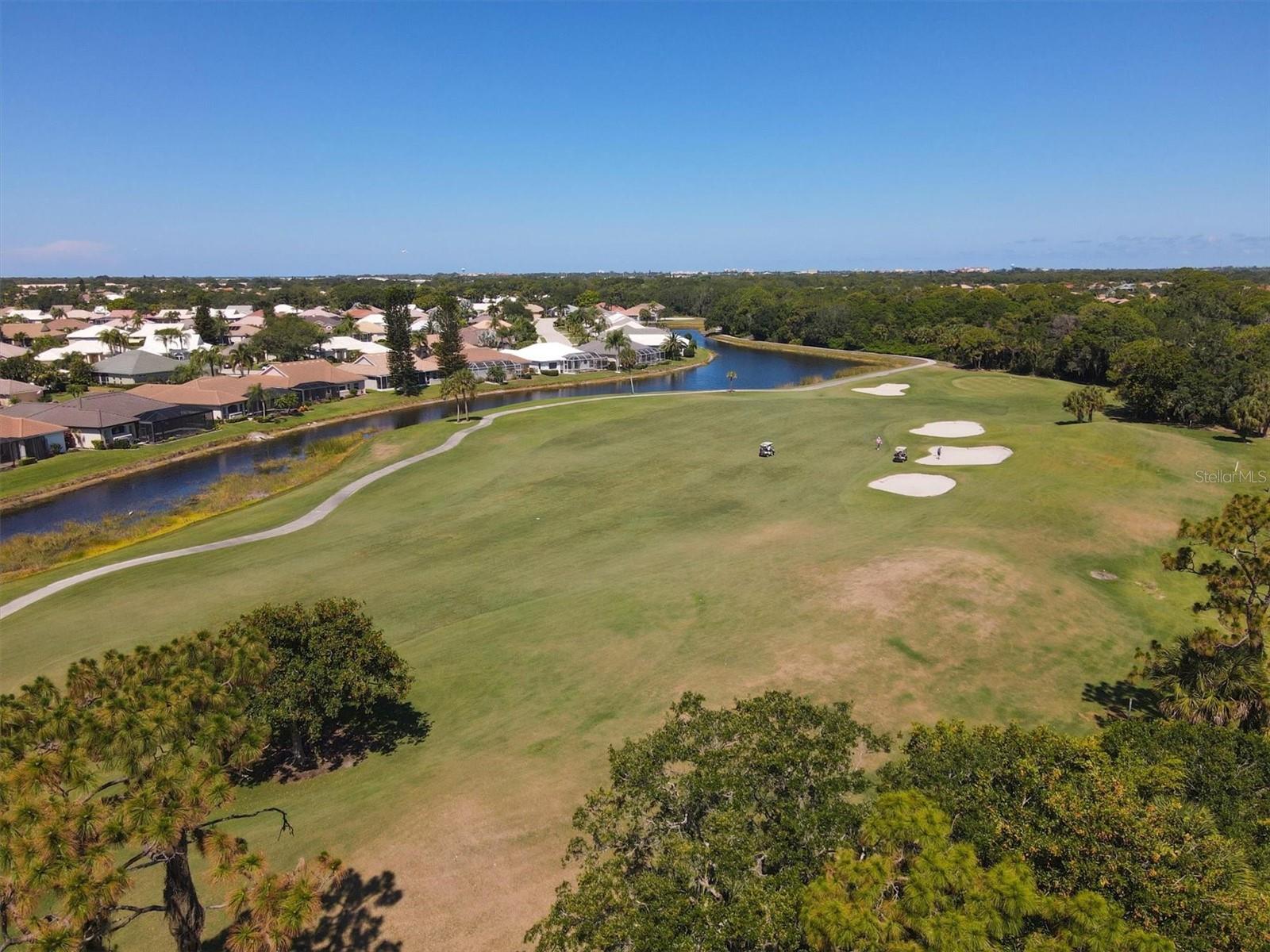 PELICAN POINTE GOLF & CNTRY CL - Residential
