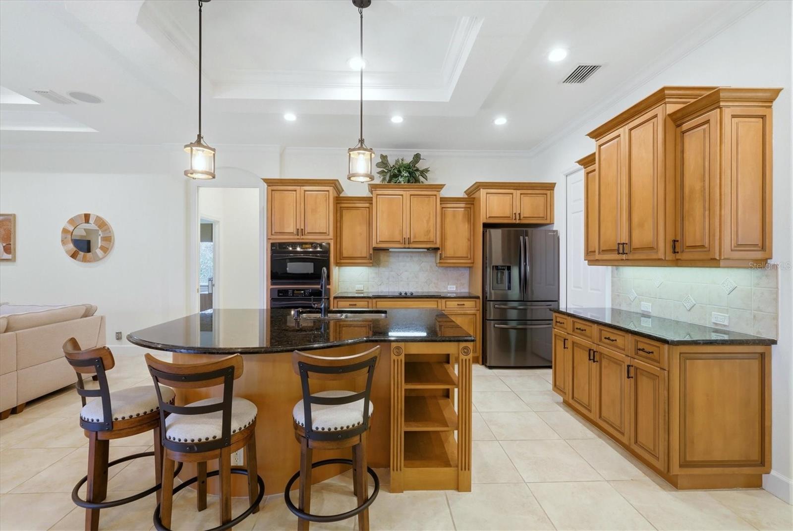 PELICAN POINTE GOLF & CNTRY CL - Residential