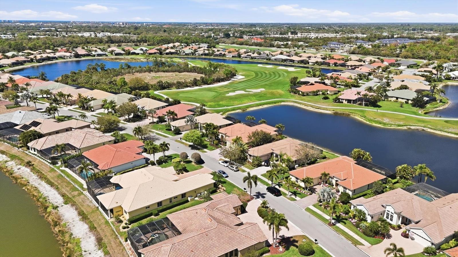 PELICAN POINTE GOLF & CNTRY CL - Residential
