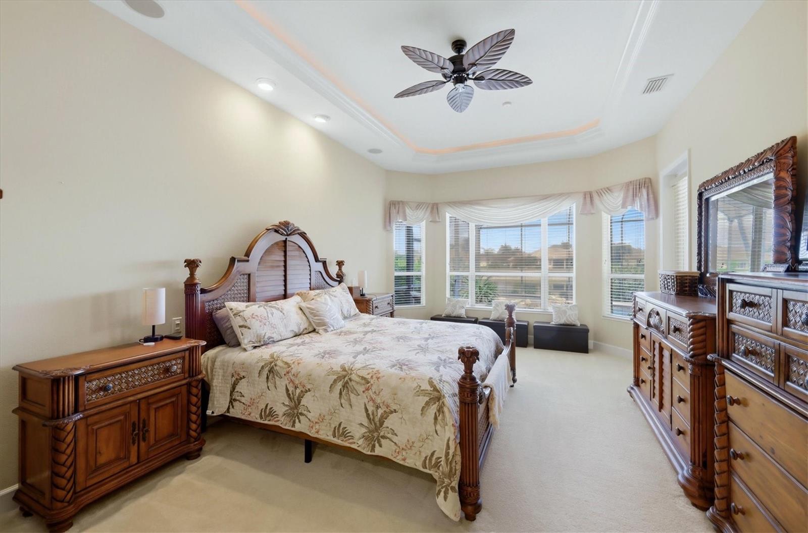 PELICAN POINTE GOLF & CNTRY CL - Residential