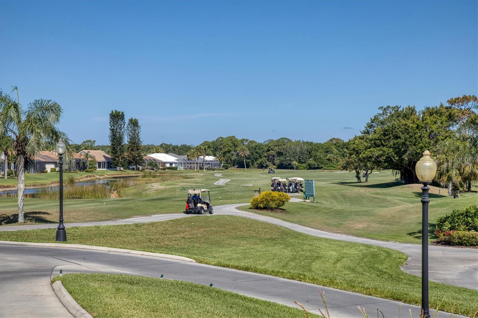 PELICAN POINTE GOLF & CNTRY CL - Residential