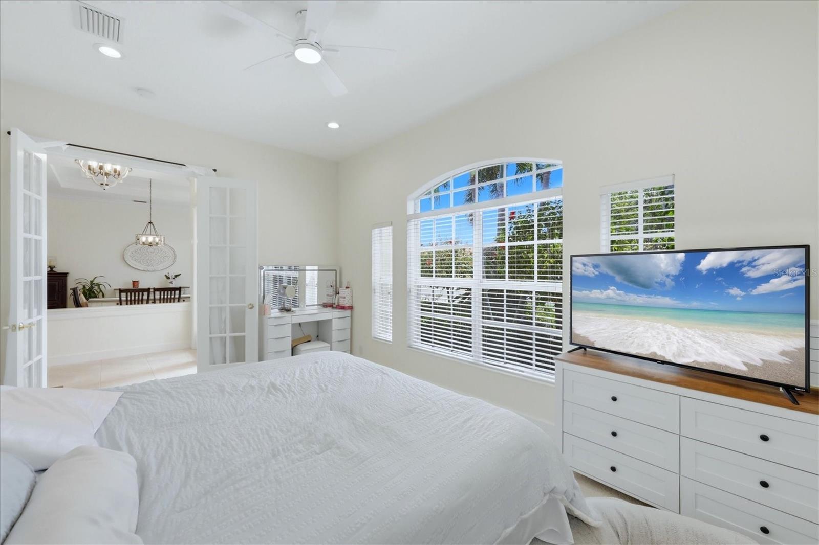 PELICAN POINTE GOLF & CNTRY CL - Residential