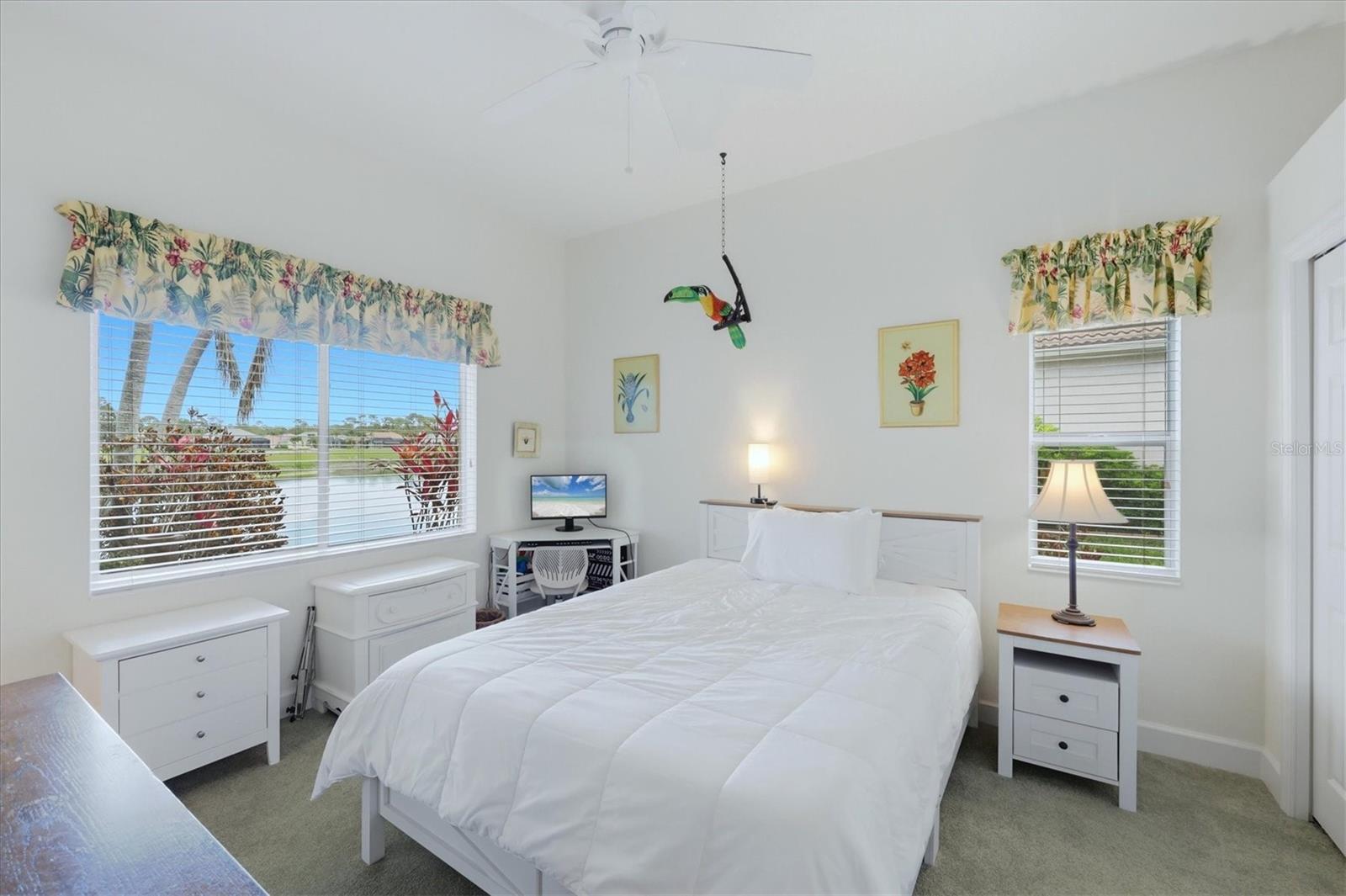 PELICAN POINTE GOLF & CNTRY CL - Residential