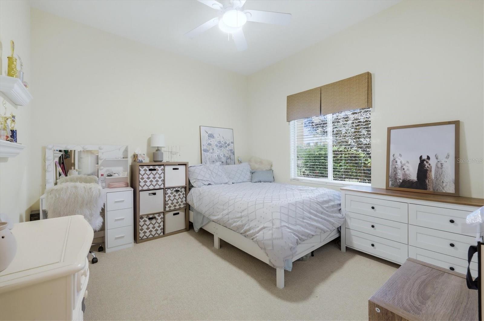 PELICAN POINTE GOLF & CNTRY CL - Residential