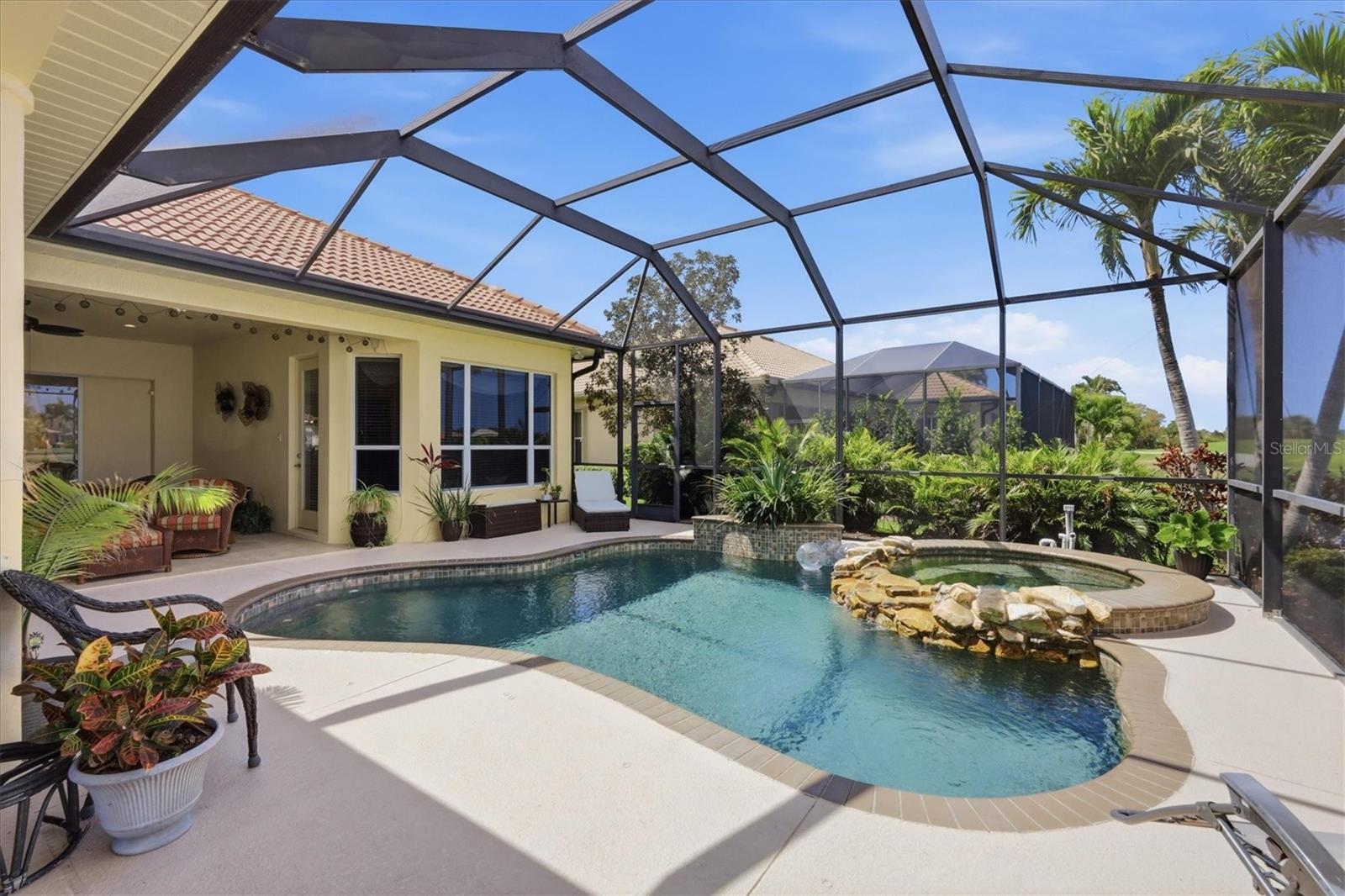 PELICAN POINTE GOLF & CNTRY CL - Residential