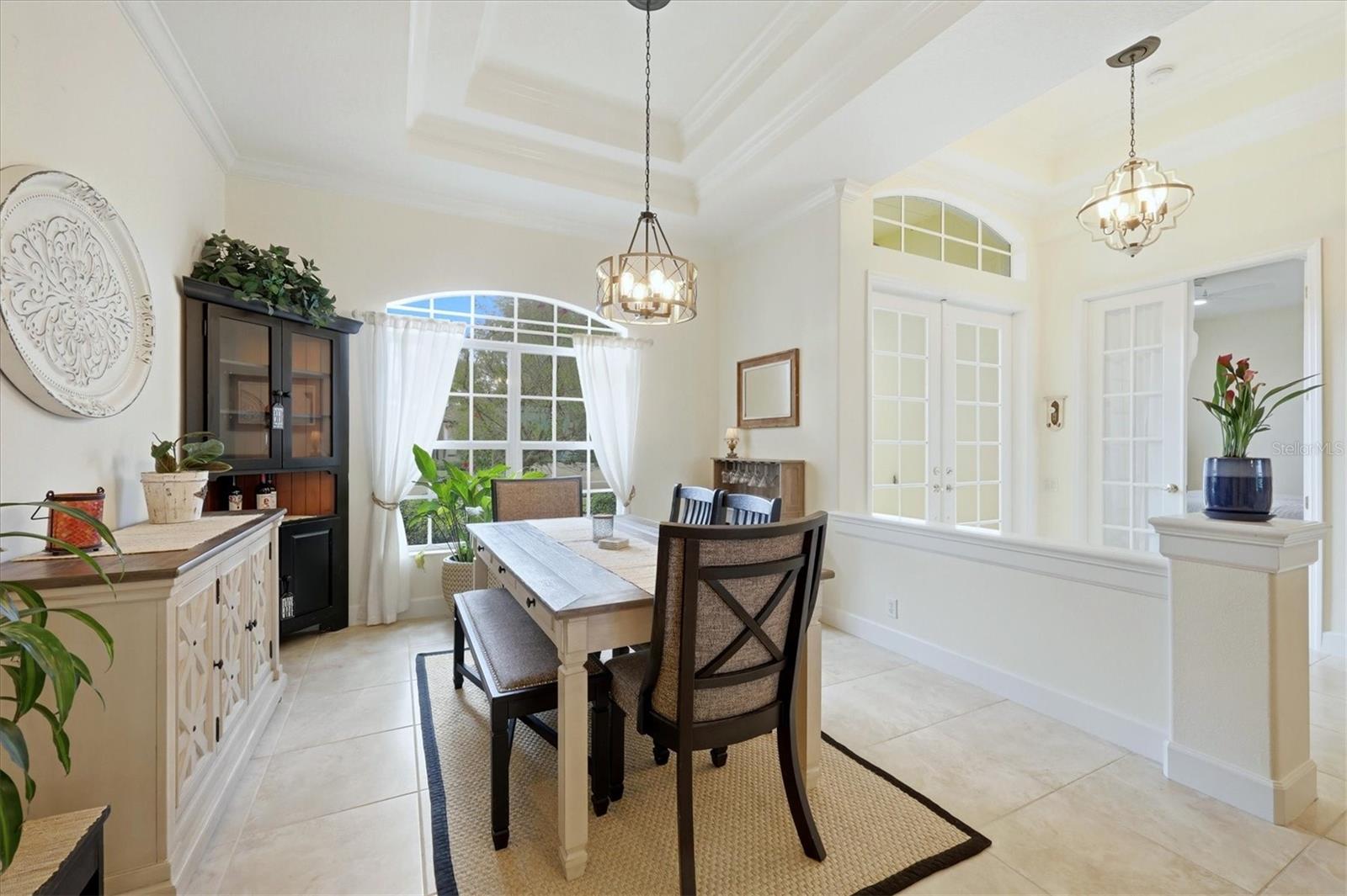 PELICAN POINTE GOLF & CNTRY CL - Residential