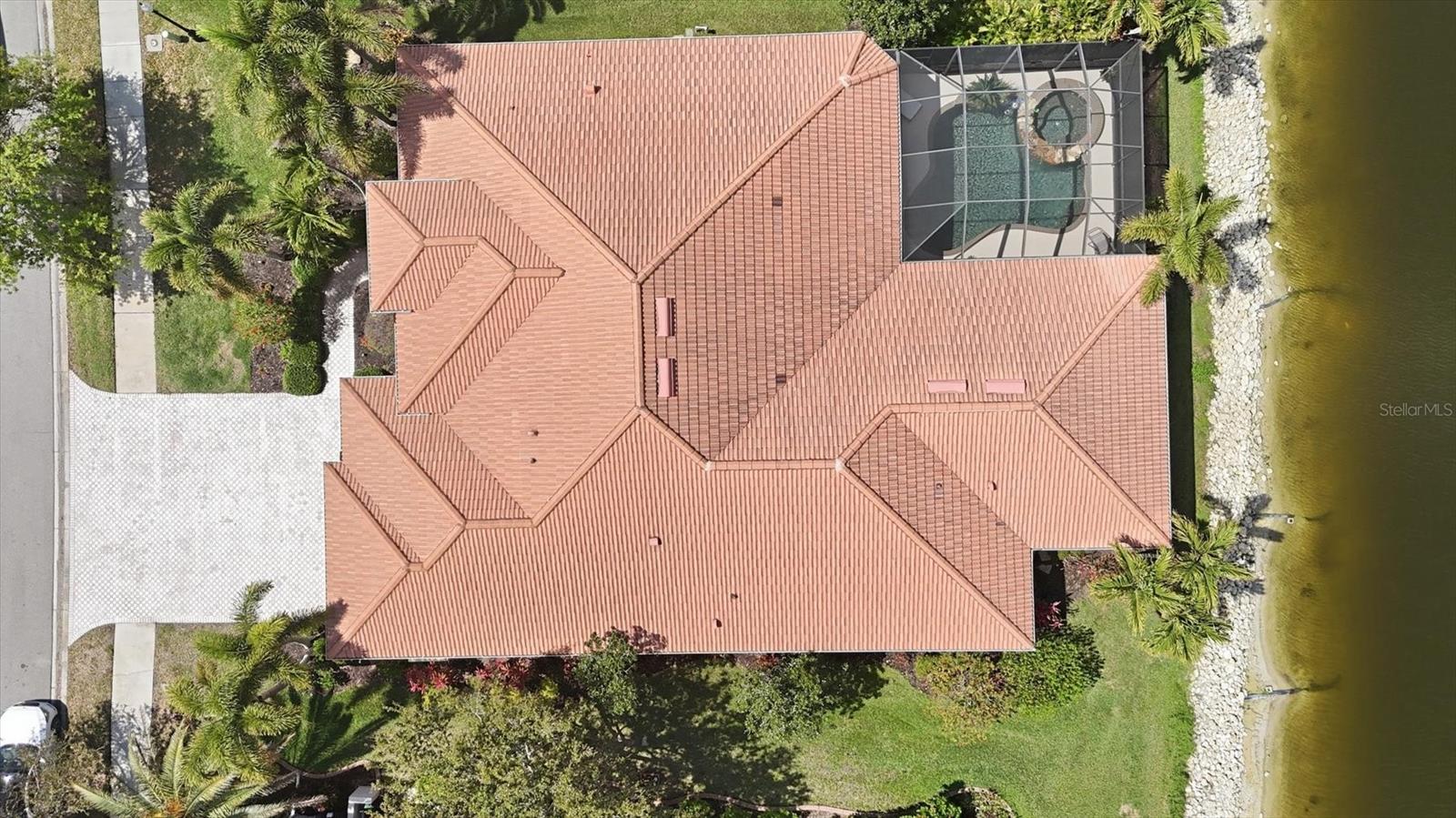 PELICAN POINTE GOLF & CNTRY CL - Residential